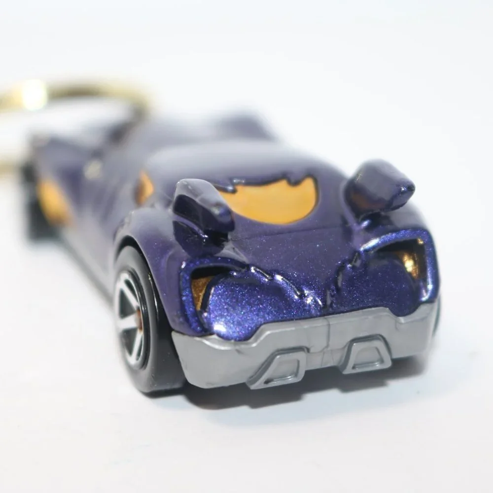 Hot Wheels multipack 2016 purple Howlin' Heat CUSTOM keychain